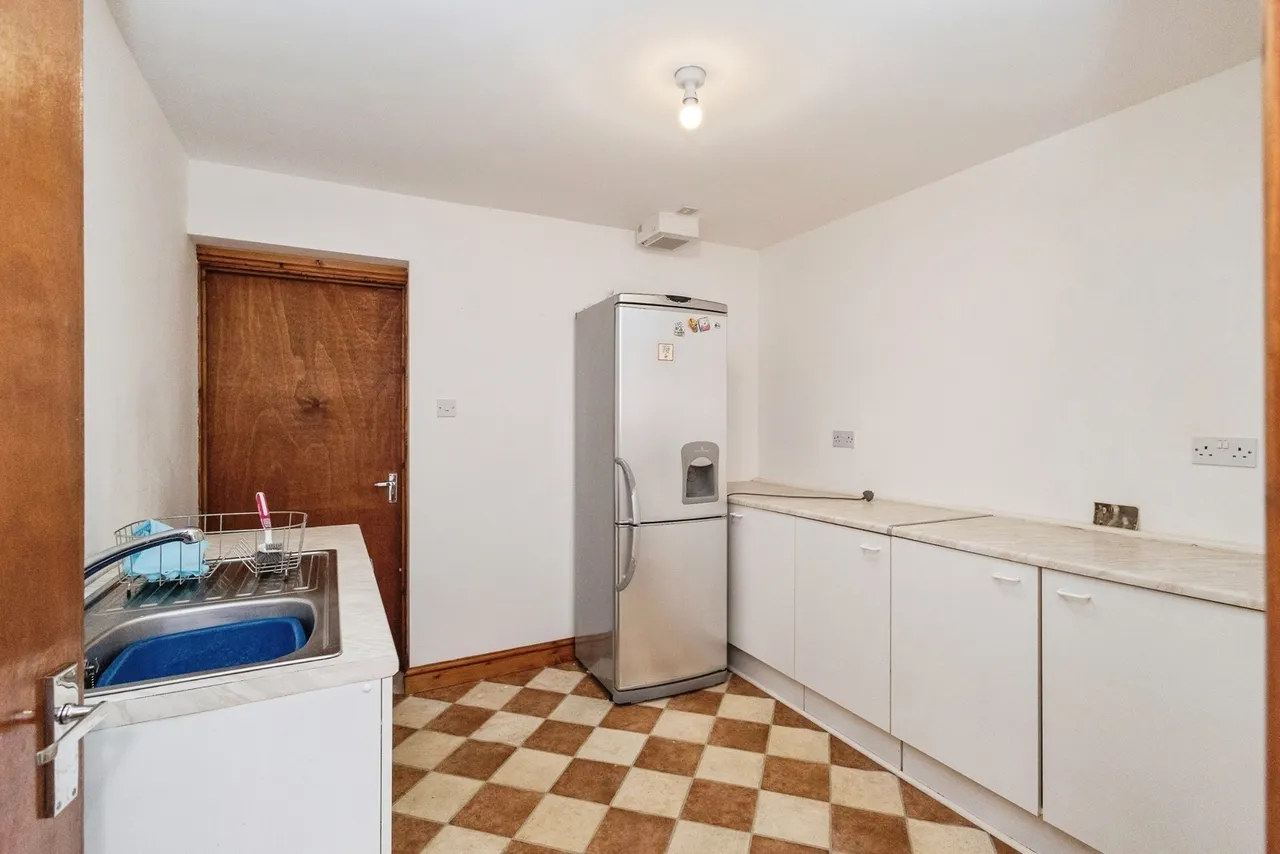 St. Anthonys Drive, ASHTON-UNDER-LYNE, Lancashire, OL5, photo 6