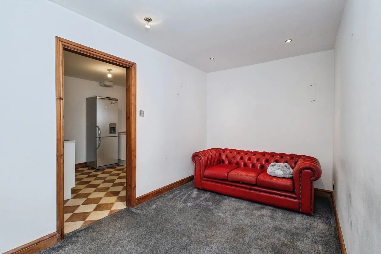 St. Anthonys Drive, ASHTON-UNDER-LYNE, Lancashire, OL5, photo 8