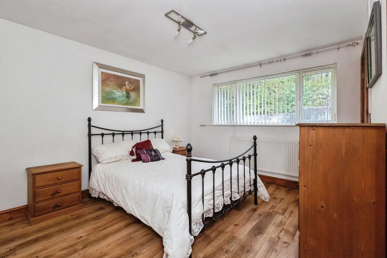 St. Anthonys Drive, ASHTON-UNDER-LYNE, Lancashire, OL5, photo 17