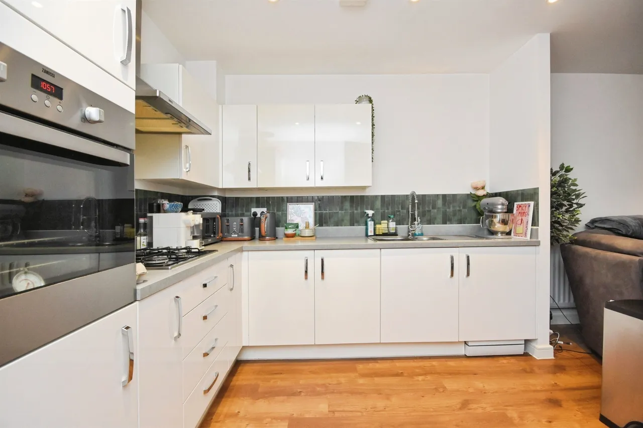 Essex Way, Great Warley, CM13, photo 6