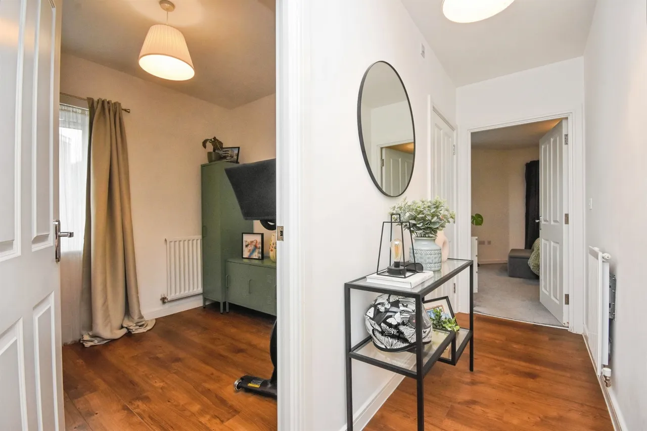 Essex Way, Great Warley, CM13, photo 3
