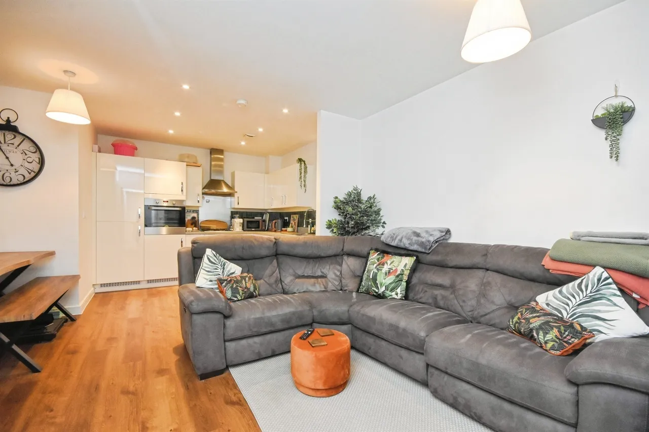 Essex Way, Great Warley, CM13, photo 4