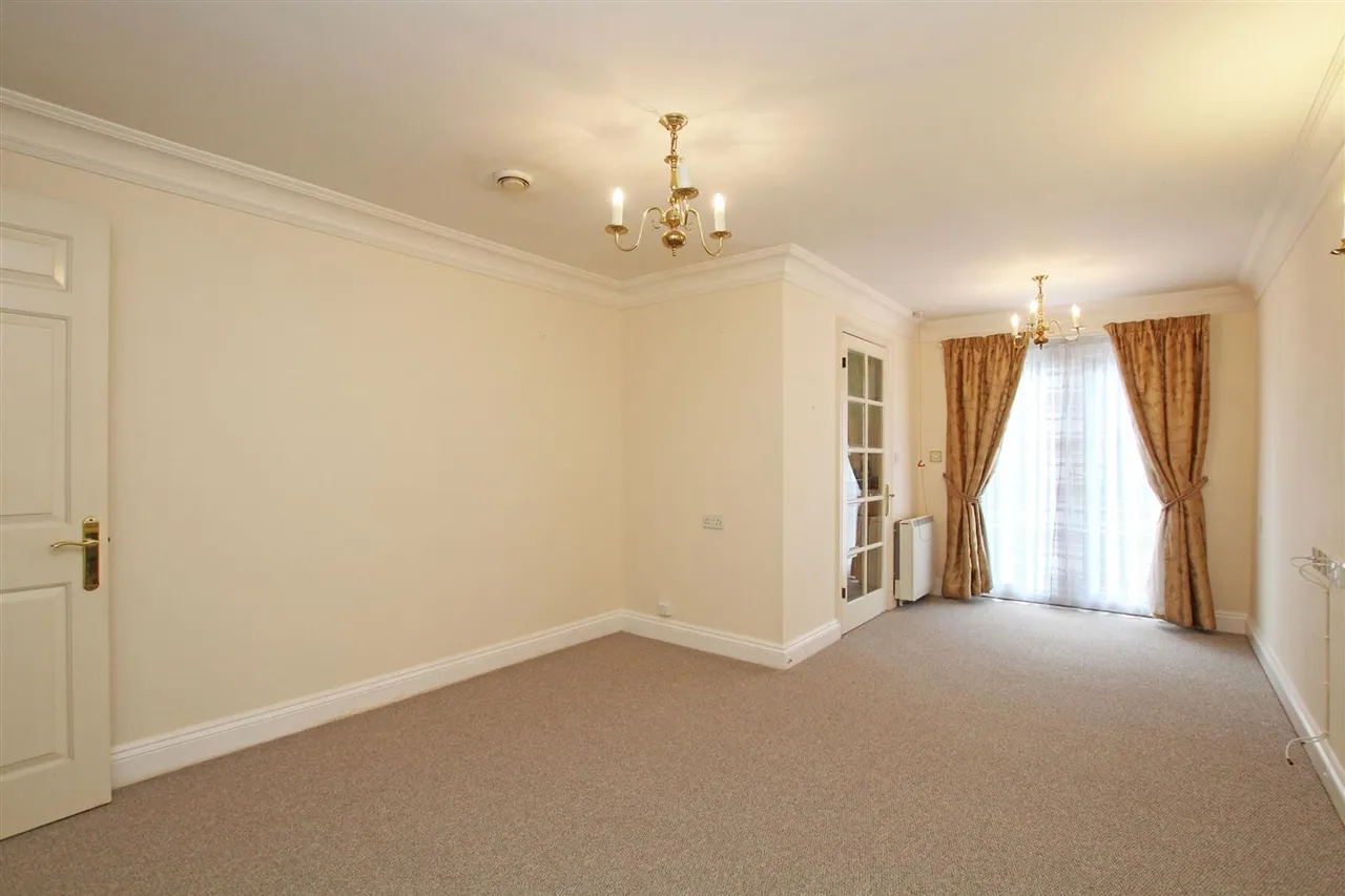 Deanery Close, Chichester, PO19, photo 3