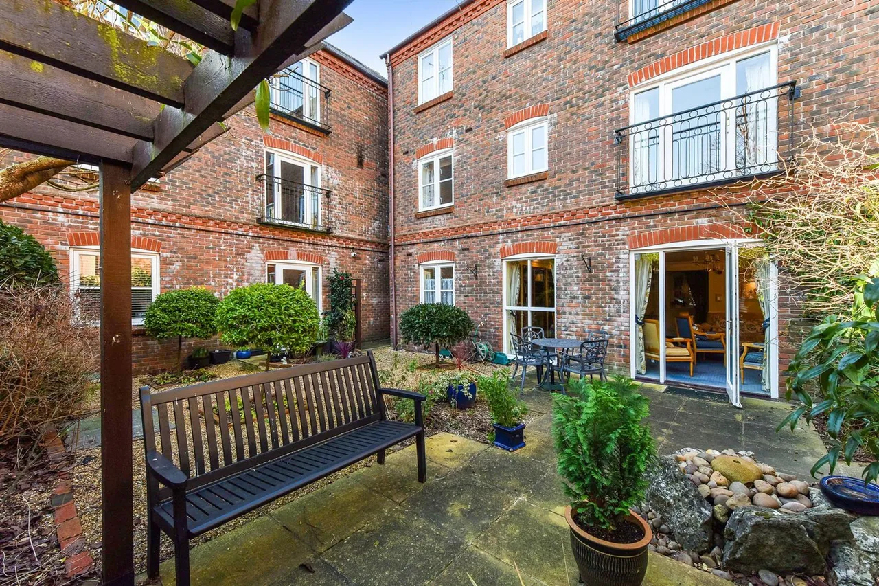 Deanery Close, Chichester, PO19, photo 9