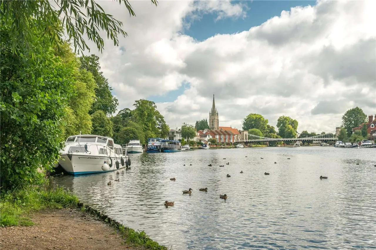 Moorewood Glade, Frieth Road, Marlow, Buckinghamshire, SL7 2HU, photo 12