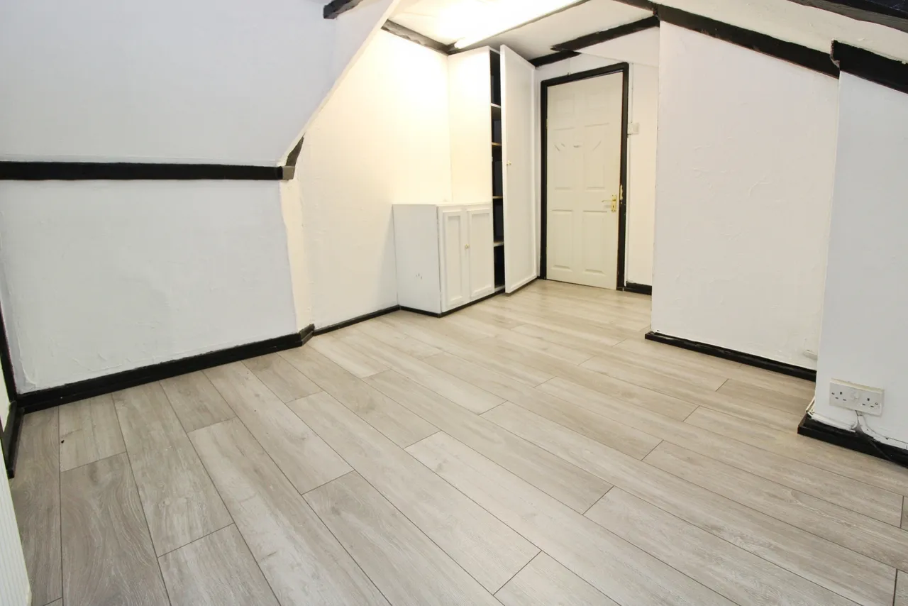 London Road, Wallington, SM6, photo 6