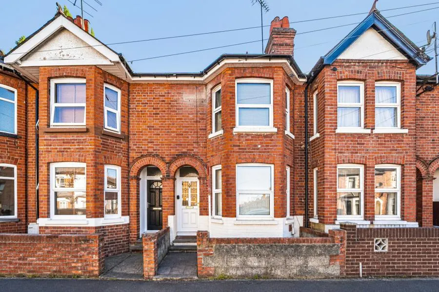 3 bed house for sale, Gloucester Road, Reading, RG30