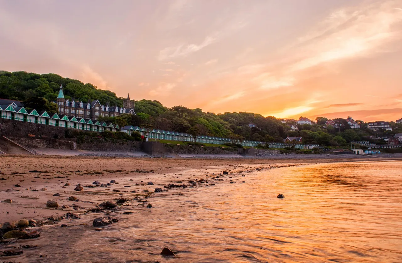 2 bed flat to rent — Langland Bay Manor, Langland, Swansea, SA3