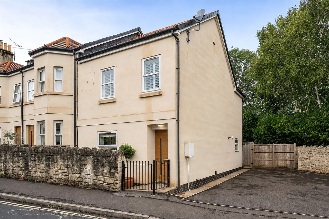 2 bed house for sale — Bellotts Road, Bath, BA2 3RT