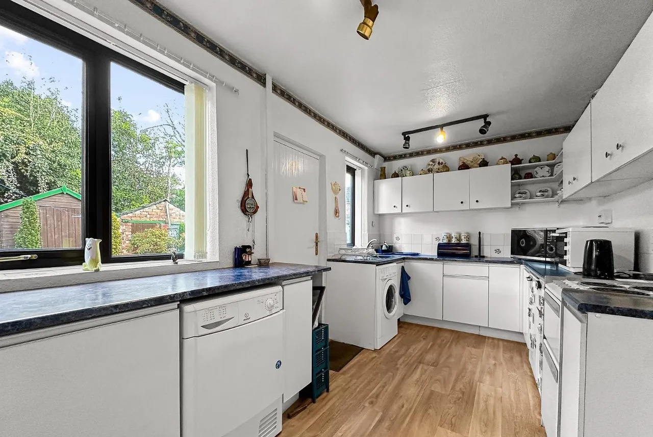 Ashleigh Road, Timperley WA15 6ER, photo 4