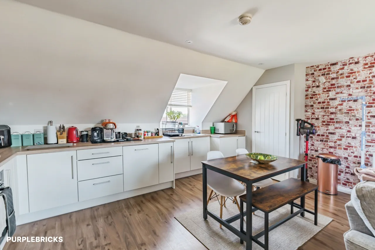 Illett Way, Horsham, RH12, photo 8
