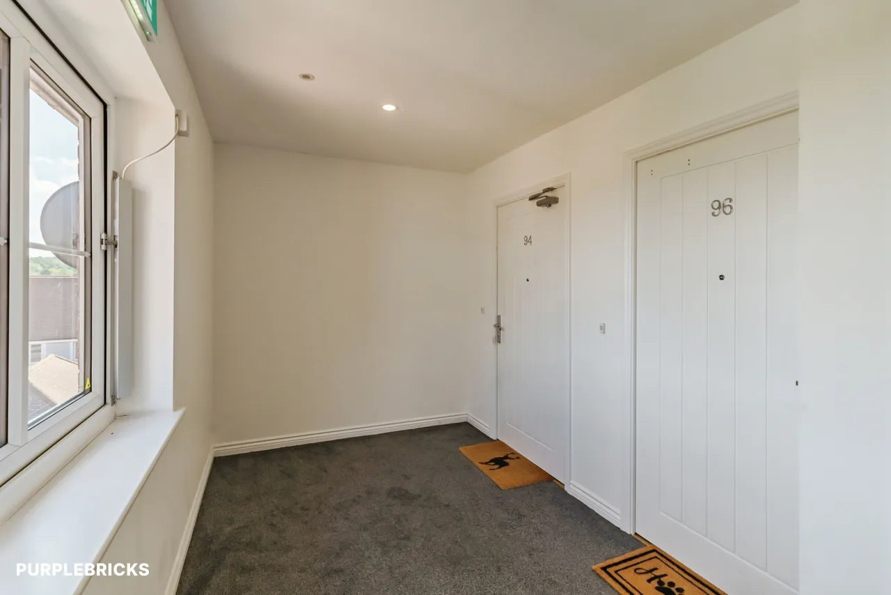 Illett Way, Horsham, RH12, photo 16