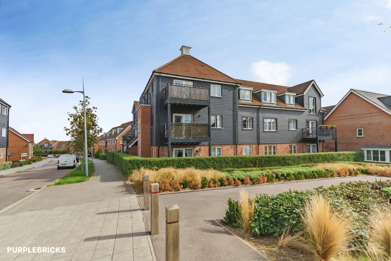 1 bed flat for sale, Illett Way, Horsham, RH12