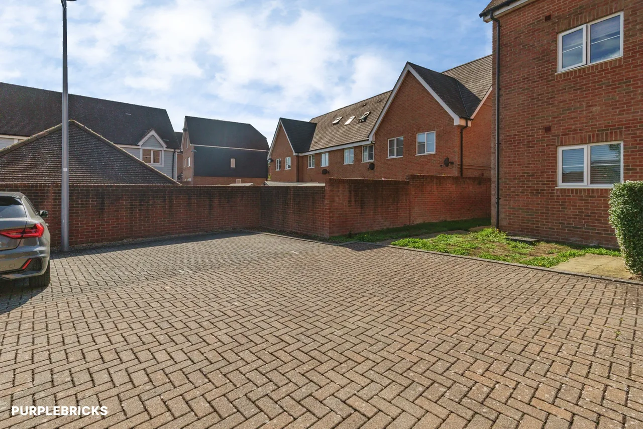 Illett Way, Horsham, RH12, photo 18