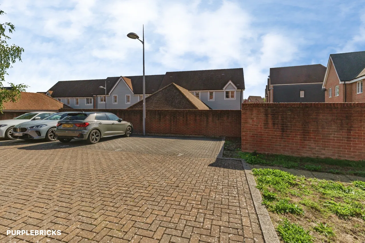 Illett Way, Horsham, RH12, photo 17