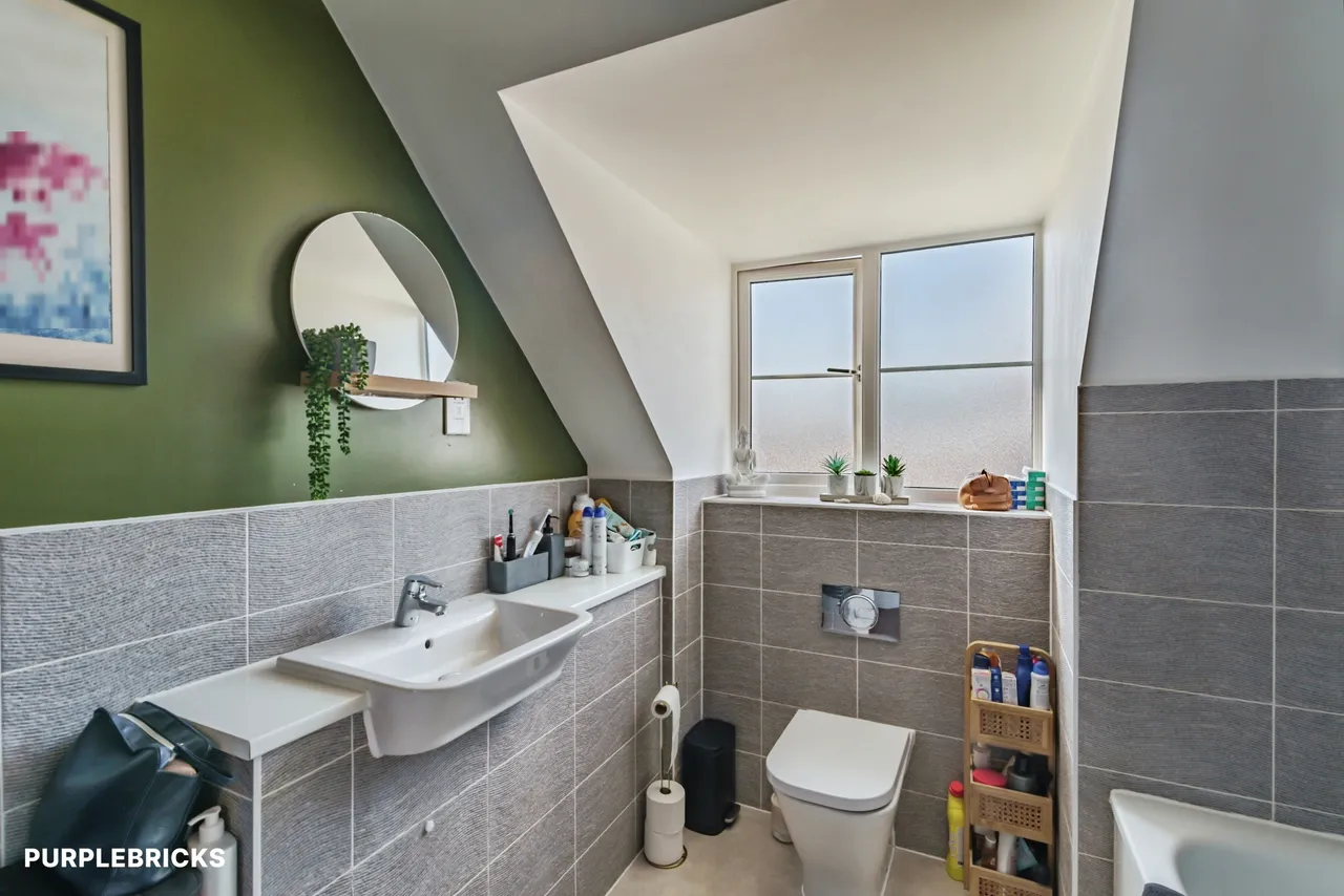 Illett Way, Horsham, RH12, photo 12