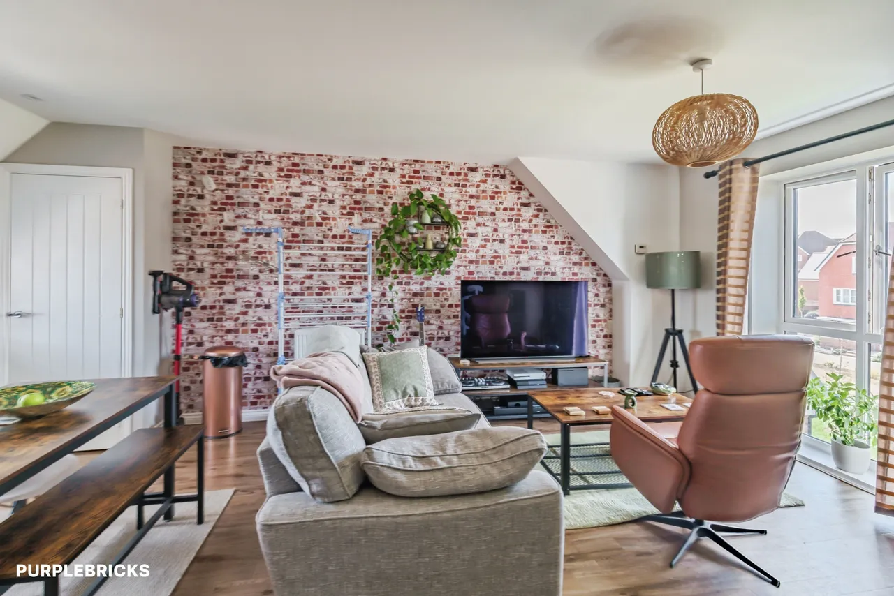 Illett Way, Horsham, RH12, photo 5