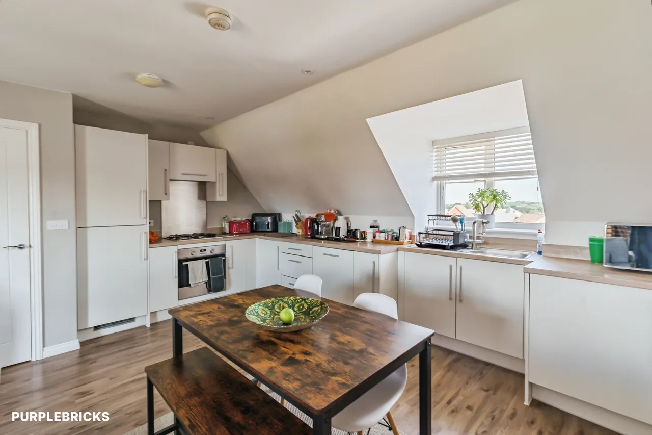 Illett Way, Horsham, RH12, photo 3