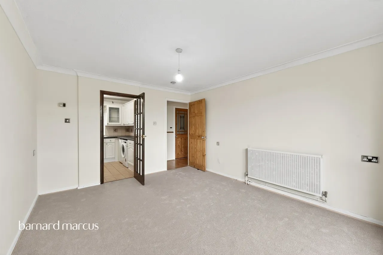 Coniston Close, London, photo 3