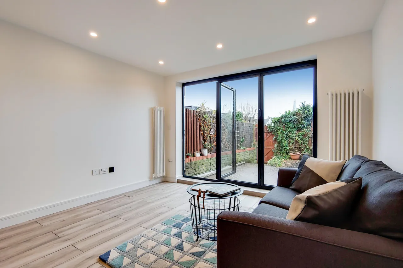 6 Wellington Terrace, London, photo 2