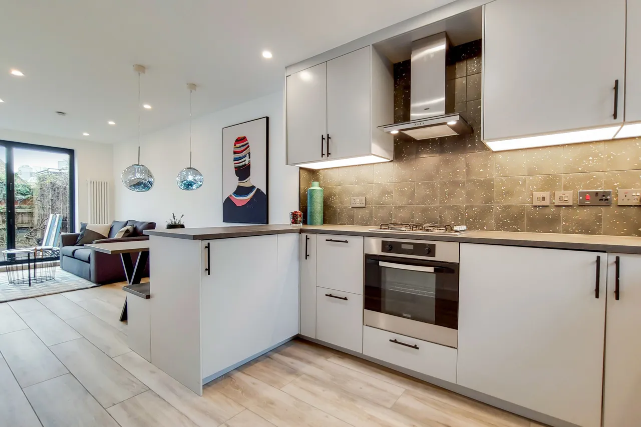 6 Wellington Terrace, London, photo 10