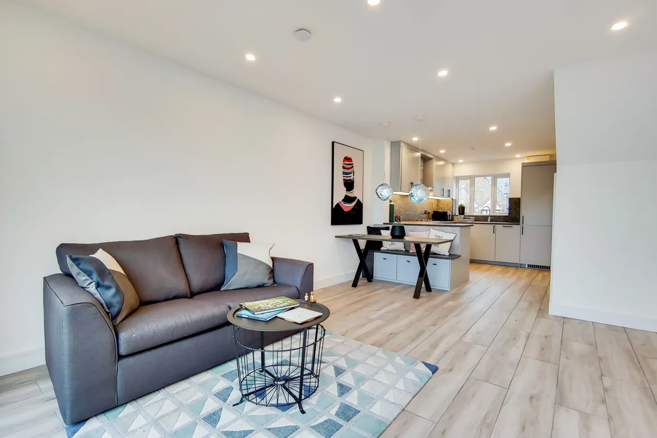 3 bed house for sale — 6 Wellington Terrace, London
