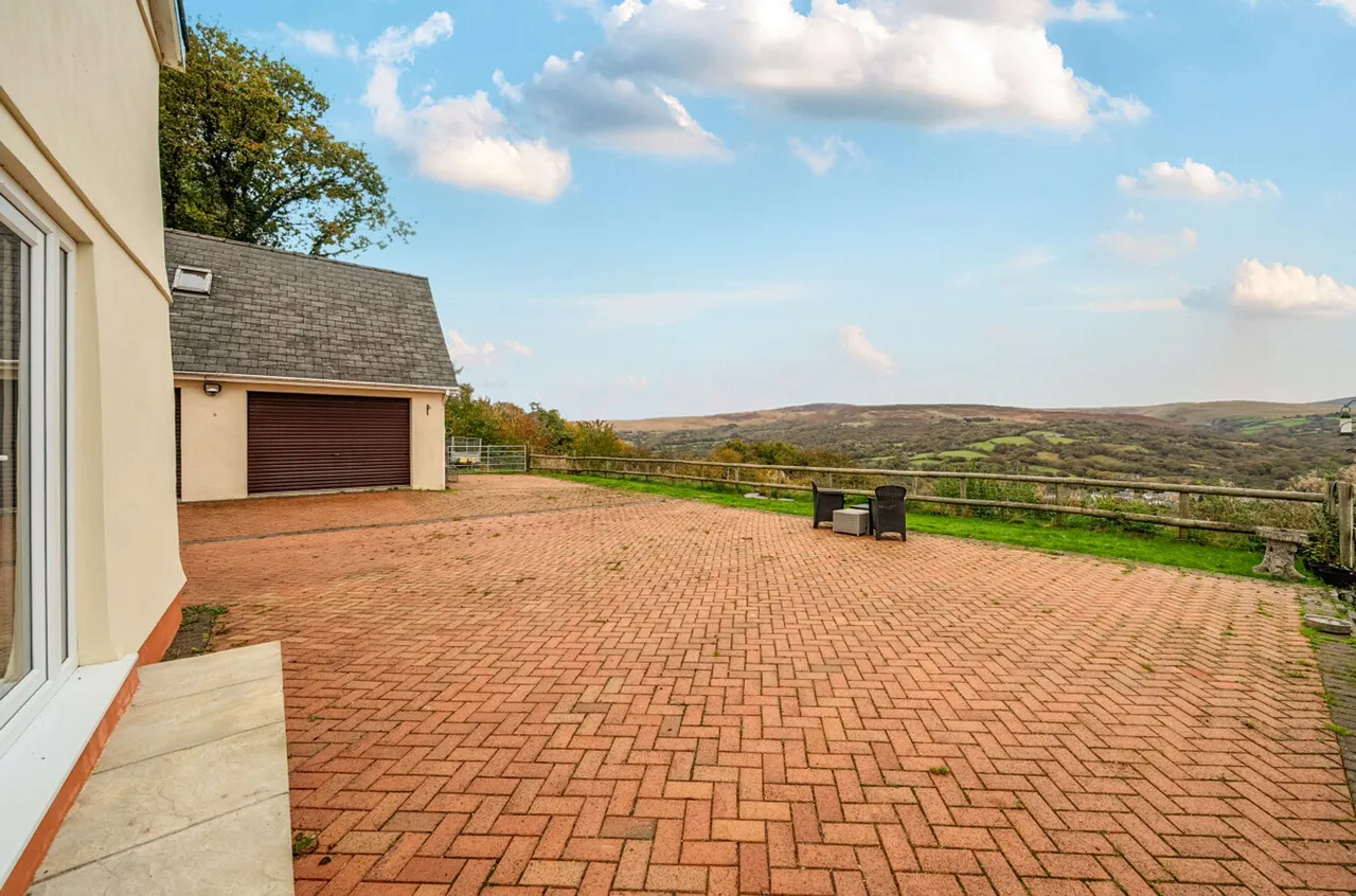 Ceidrim Road, Garnant, SA18, photo 23