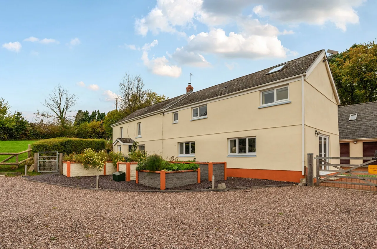 Ceidrim Road, Garnant, SA18, photo 21