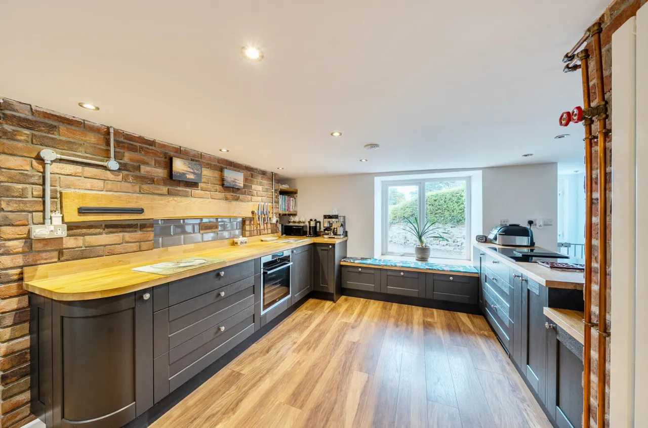 Ceidrim Road, Garnant, SA18, photo 6