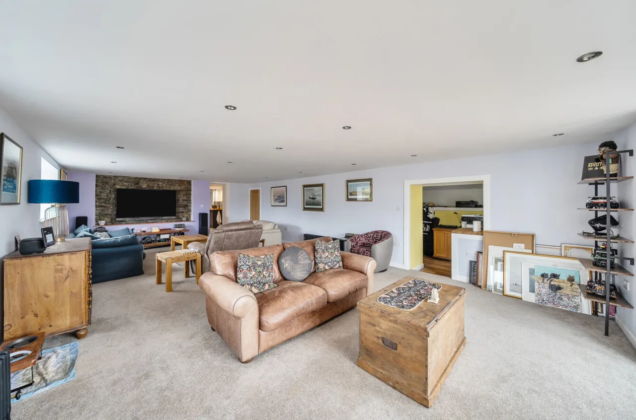 Ceidrim Road, Garnant, SA18, photo 11