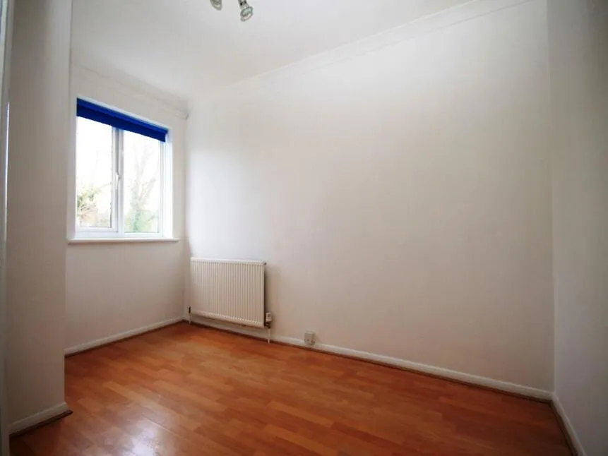 B 81 Main Road, Romford, RM2, photo 2