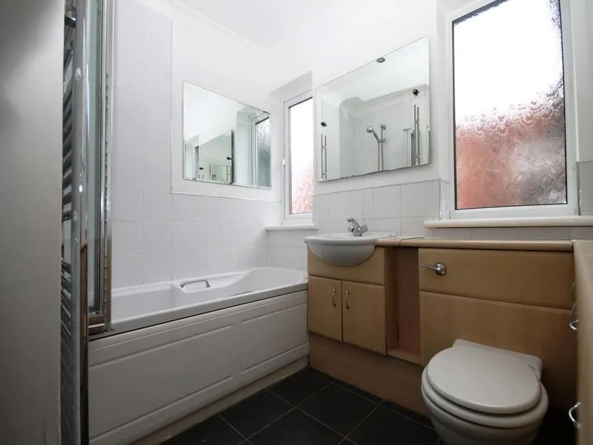 B 81 Main Road, Romford, RM2, photo 4