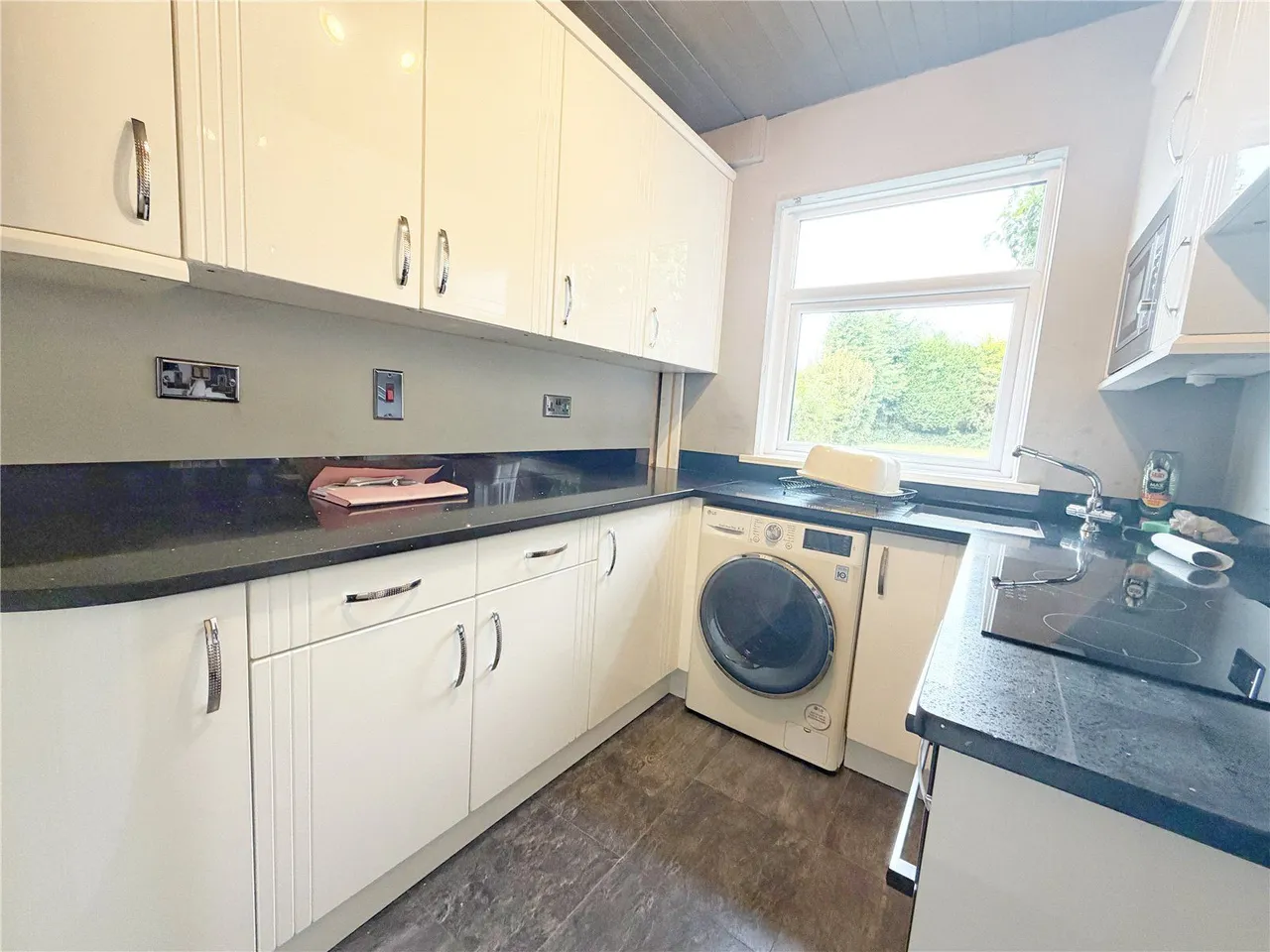 Springfield Road, Middleton, M24, photo 9