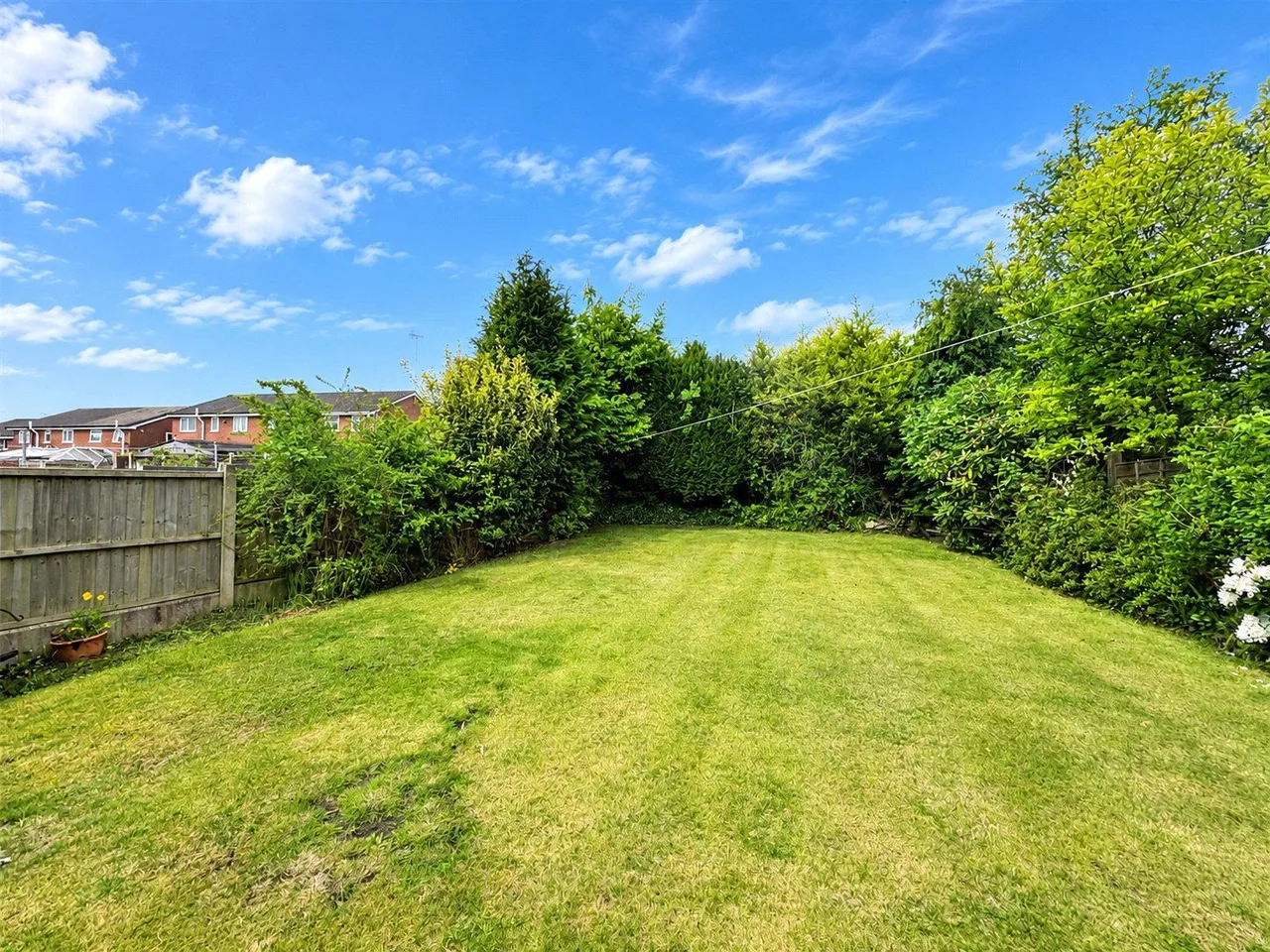 Springfield Road, Middleton, M24, photo 19