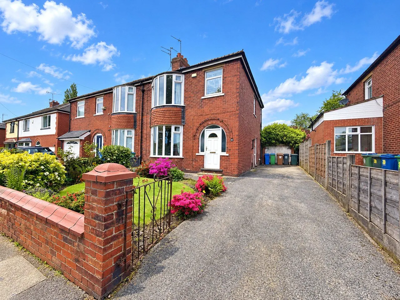 3 bed house for sale, Springfield Road, Middleton, M24