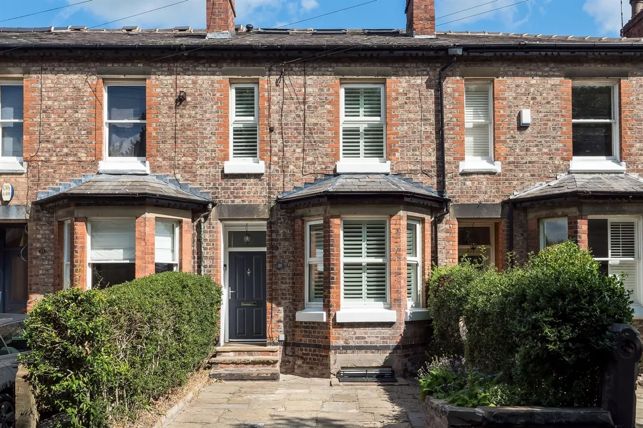 3 bed house for sale, Moss Lane, Alderley Edge
