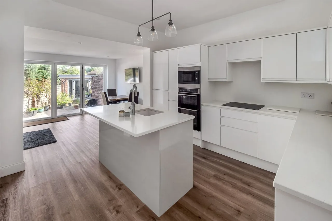 Moss Lane, Alderley Edge, photo 4