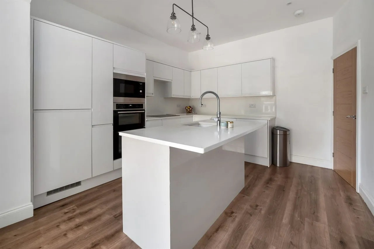 Moss Lane, Alderley Edge, photo 5