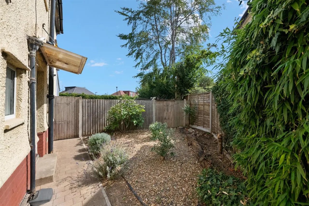 The Alders, Hounslow, photo 13