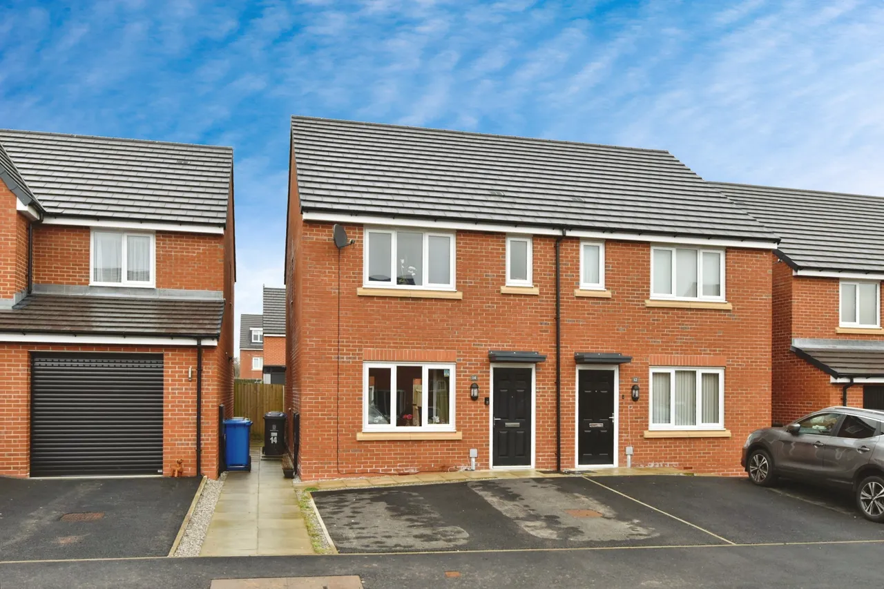 3 bed house for sale — Buckthorn Drive, Stoke-on-Trent, Staffordshire, ST6