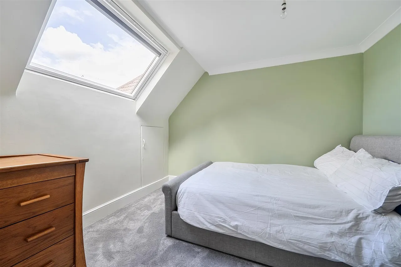 Segensworth Road, Fareham, photo 16
