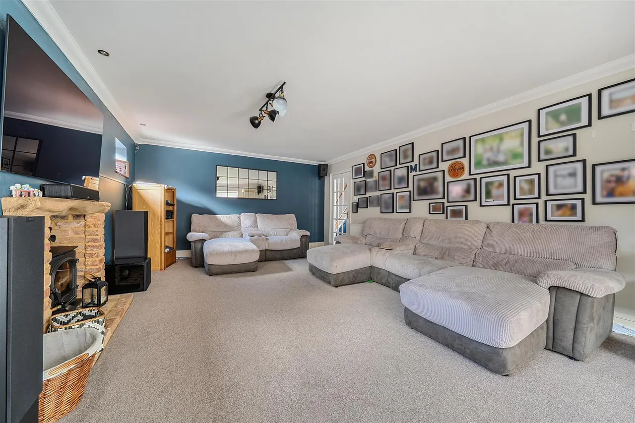Segensworth Road, Fareham, photo 6