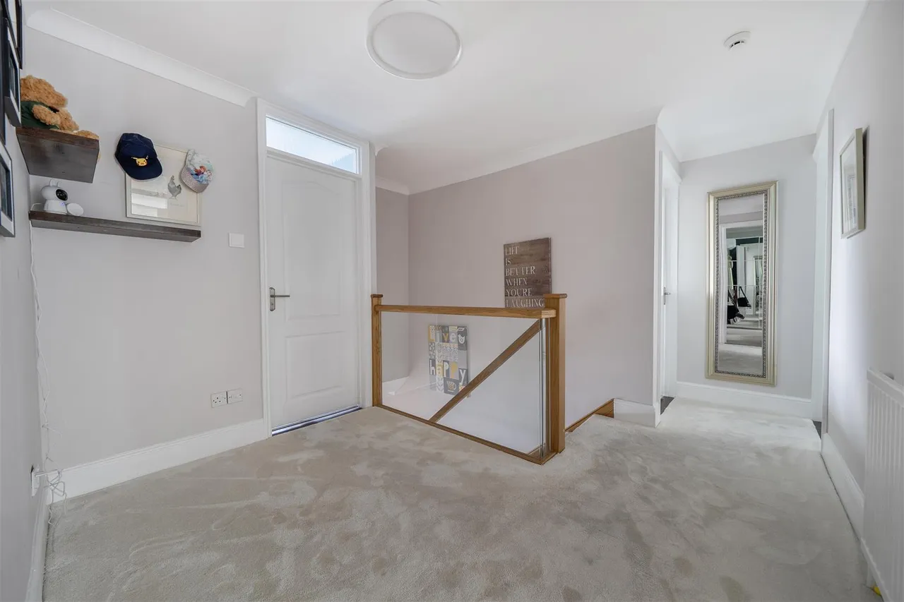 Segensworth Road, Fareham, photo 11
