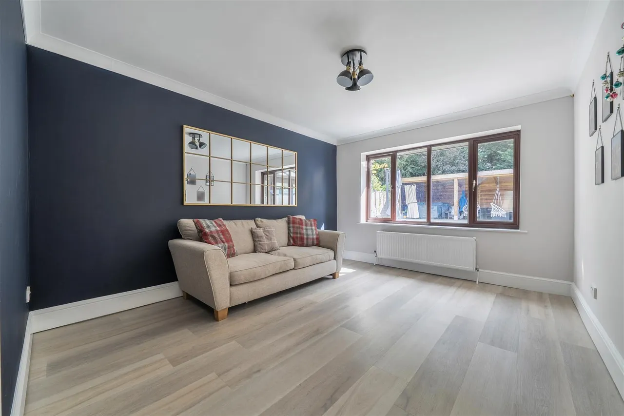 Segensworth Road, Fareham, photo 8
