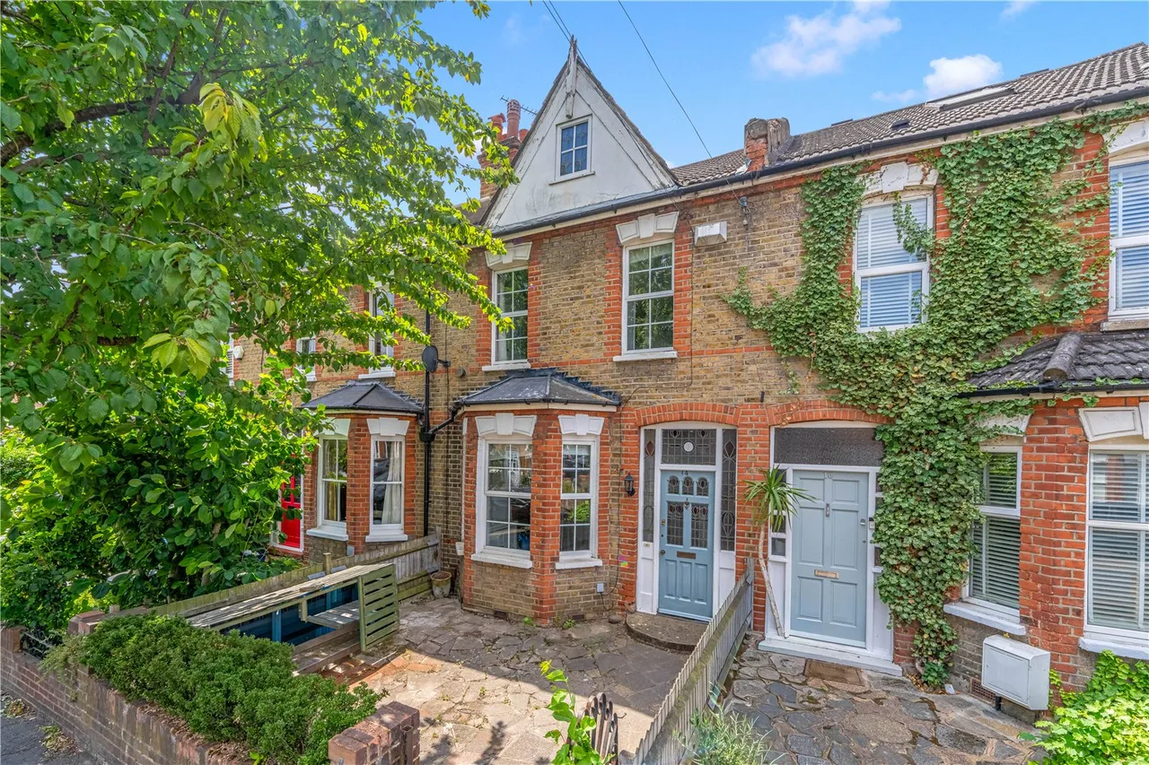 3 bed house for sale — Laurel Avenue, Twickenham, TW1 4JA