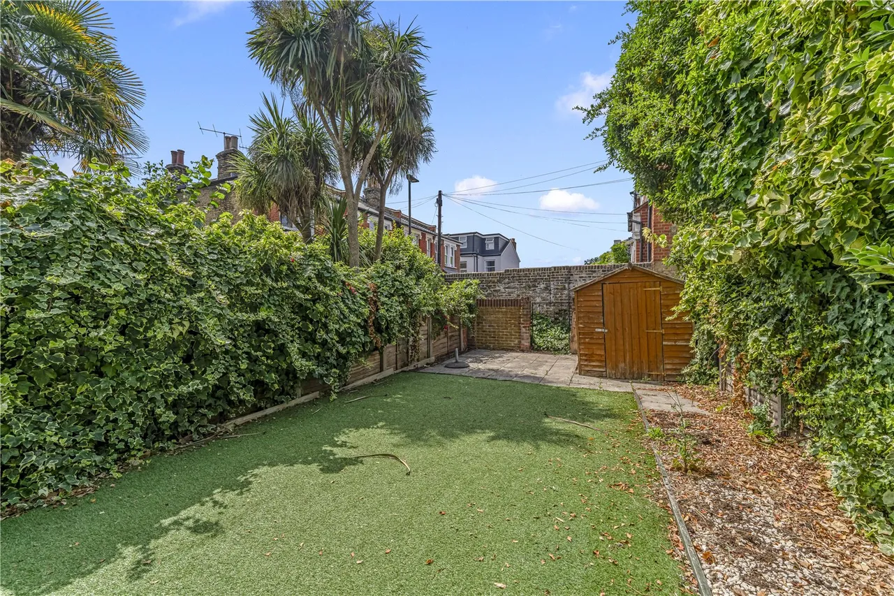 Laurel Avenue, Twickenham, TW1 4JA, photo 2