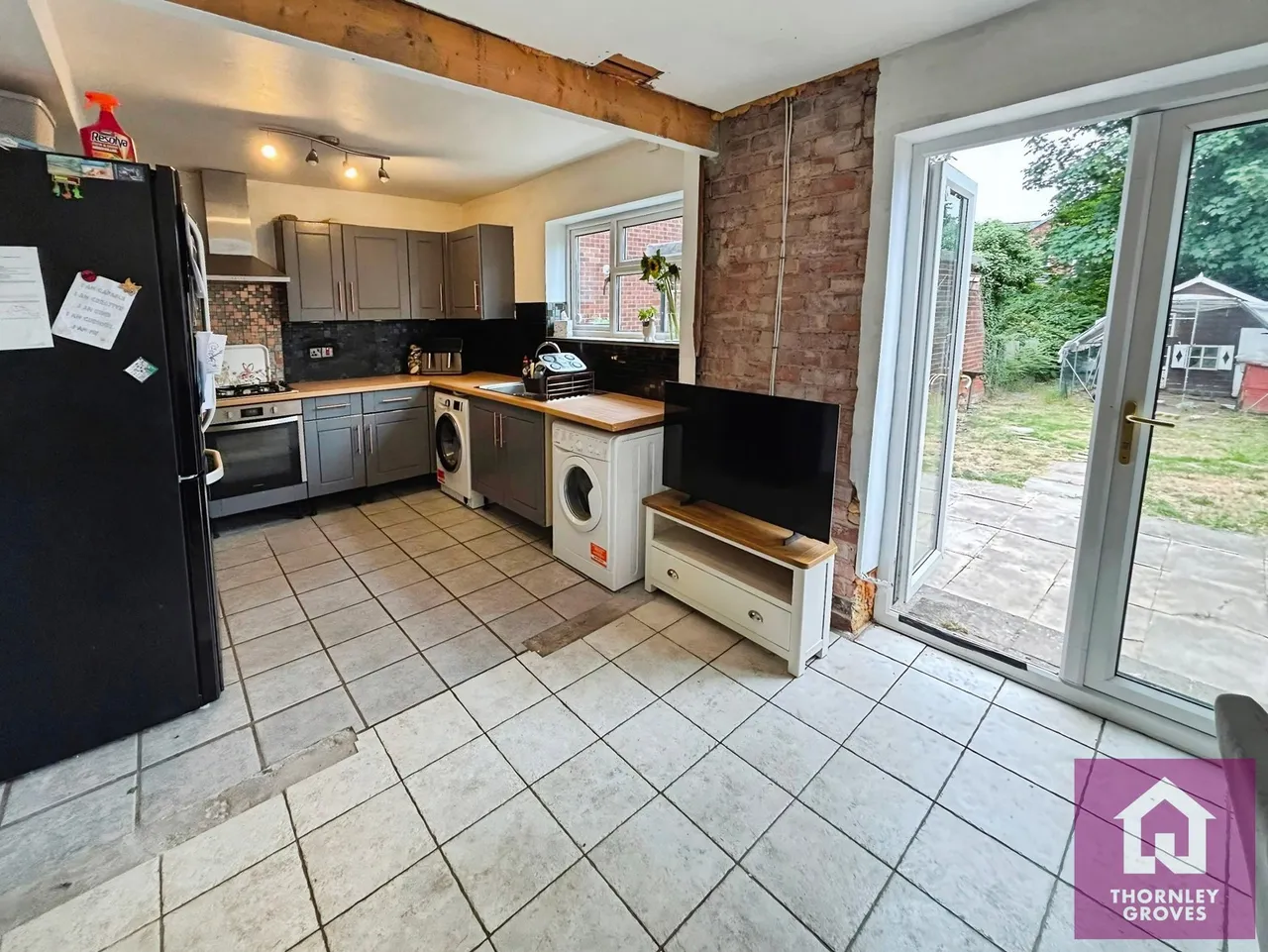 Narbonne Avenue, Eccles, M30, photo 12