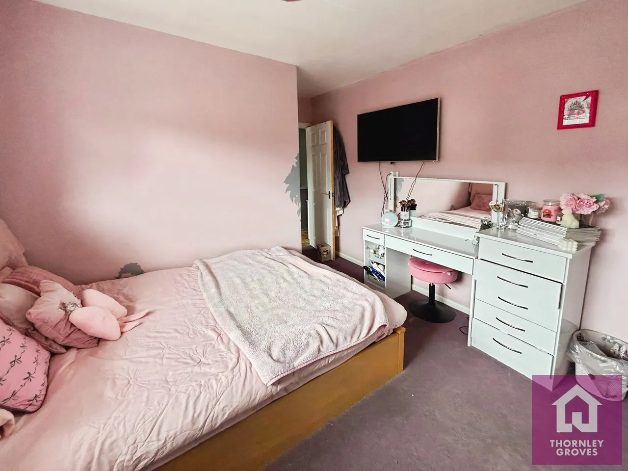 Narbonne Avenue, Eccles, M30, photo 8