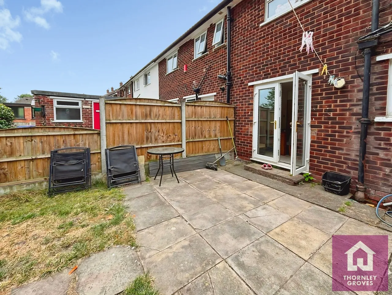 Narbonne Avenue, Eccles, M30, photo 11