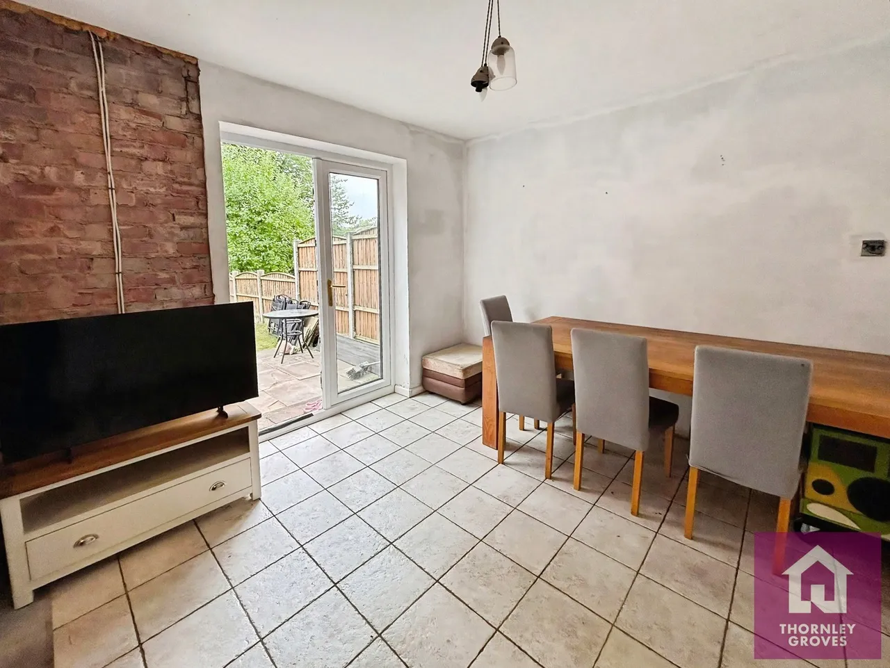 Narbonne Avenue, Eccles, M30, photo 3